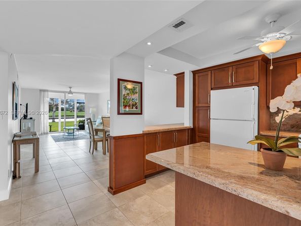 9320 S Hollybrook Lake Dr 108, Pembroke Pines FL 33025