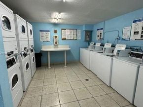 5400 SW 77 Court 2R, Miami FL 33155