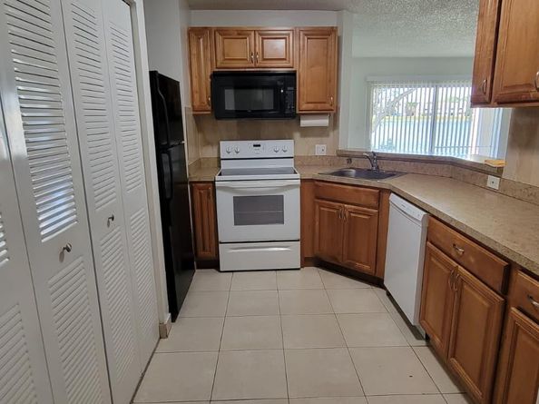 3469 NW 44th St 103, Oakland Park FL 33309