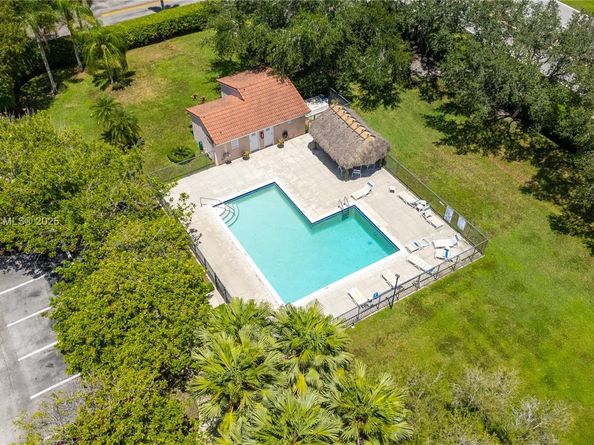 16624 Greens Edge Cir 75, Weston FL 33326