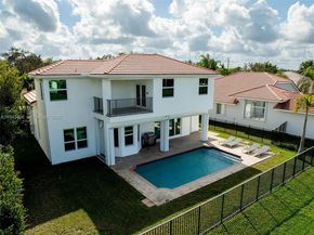 2763 Oakbrook Dr, Weston FL 33332