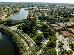2763 Oakbrook Dr, Weston FL 33332