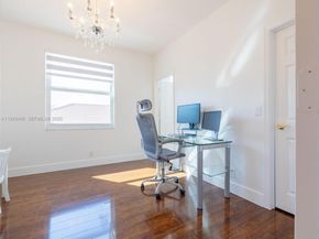 2763 Oakbrook Dr, Weston FL 33332