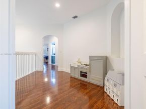 2763 Oakbrook Dr, Weston FL 33332