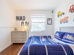 2763 Oakbrook Dr, Weston FL 33332