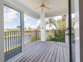 2763 Oakbrook Dr, Weston FL 33332