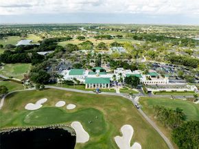 2763 Oakbrook Dr, Weston FL 33332