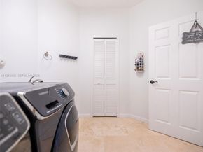 2763 Oakbrook Dr, Weston FL 33332