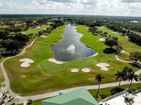 2763 Oakbrook Dr, Weston FL 33332