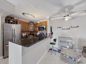 9417 SW 76th St X36, Miami FL 33173