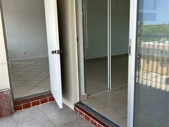 330 SE 2nd St 404G, Hallandale Beach FL 33009