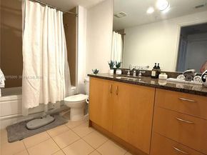 300 S Biscayne Blvd 3504, Miami FL 33131