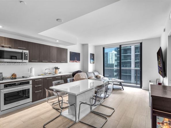 55 SW 9th St 2407, Miami FL 33130