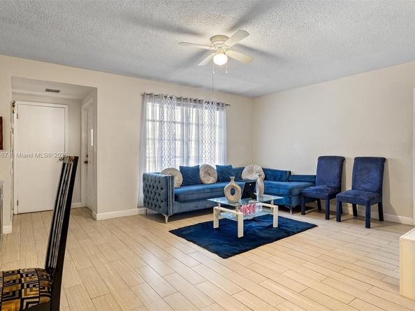 6441 NW 26th St, Sunrise FL 33313