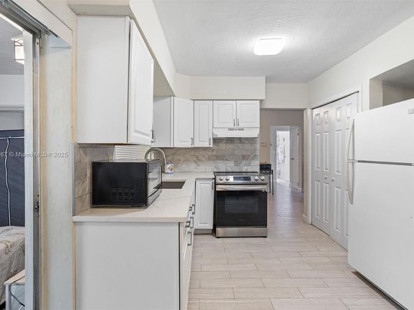 6441 NW 26th St, Sunrise FL 33313