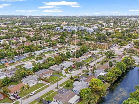 6441 NW 26th St, Sunrise FL 33313
