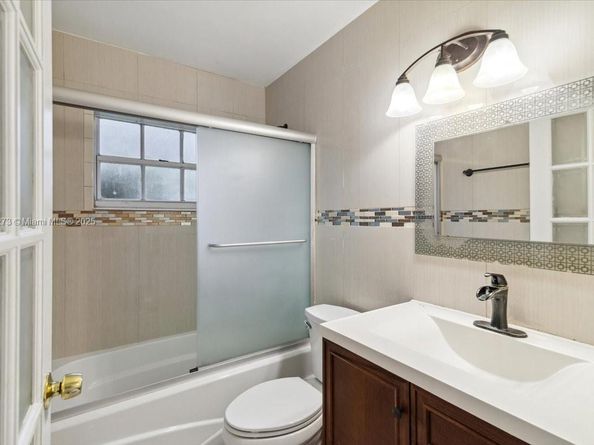 17610 SW 4th Ct, Pembroke Pines FL 33029