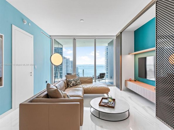 300 Biscayne Blvd Way 2505, Miami FL 33131
