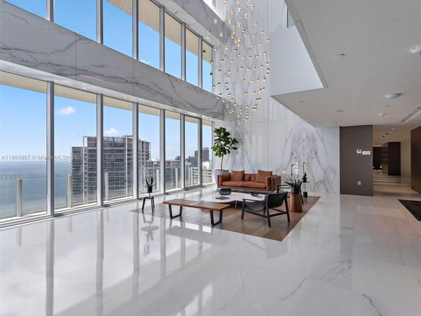 300 Biscayne Blvd Way 2505, Miami FL 33131