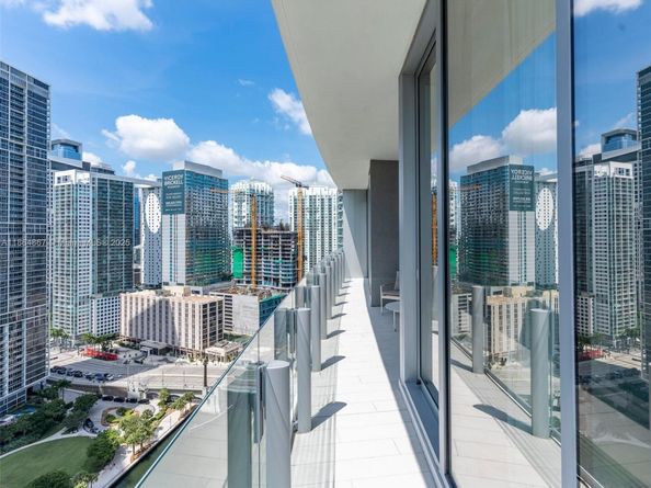 300 Biscayne Blvd Way 2505, Miami FL 33131