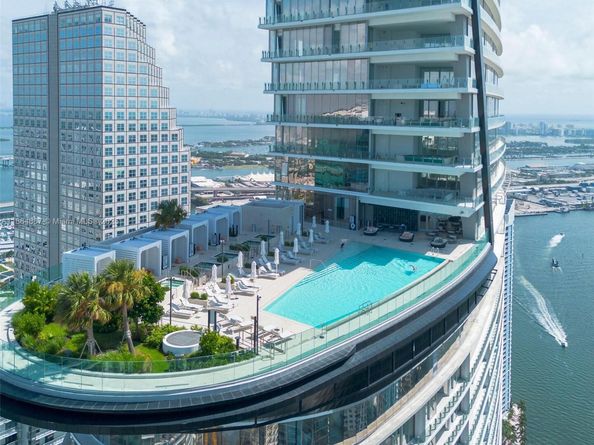 300 Biscayne Blvd Way 2505, Miami FL 33131