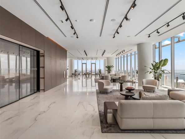 300 Biscayne Blvd Way 2505, Miami FL 33131