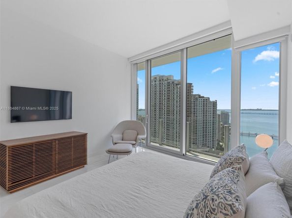 300 Biscayne Blvd Way 2505, Miami FL 33131