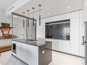 300 Biscayne Blvd Way 2505, Miami FL 33131