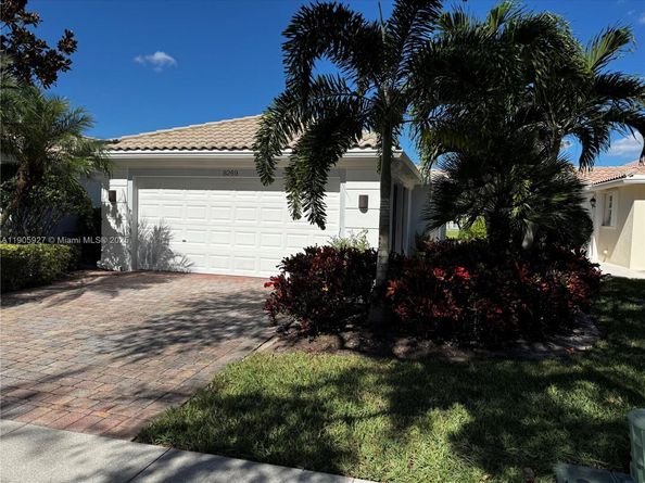 8269 Saint Johns Ct, Wellington FL 33414