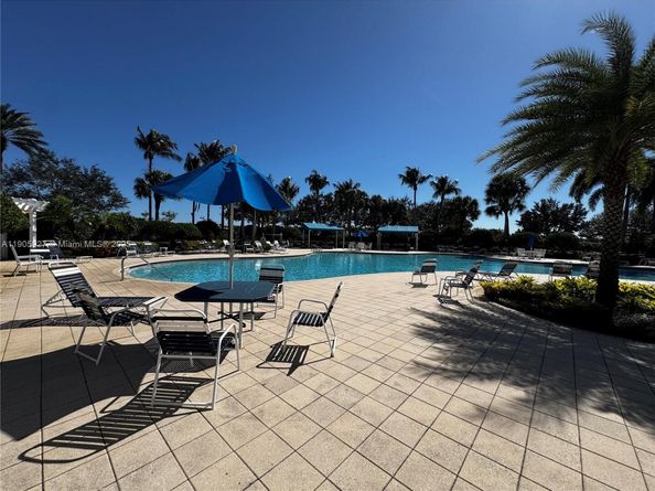 8269 Saint Johns Ct, Wellington FL 33414