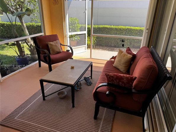 8269 Saint Johns Ct, Wellington FL 33414