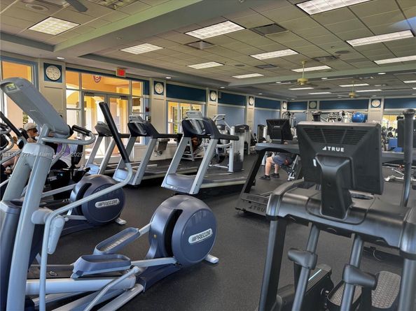 8269 Saint Johns Ct, Wellington FL 33414