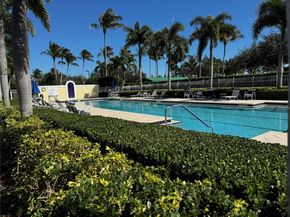 8269 Saint Johns Ct, Wellington FL 33414