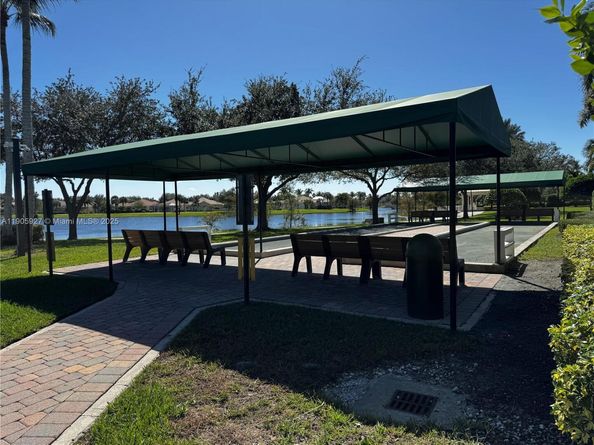 8269 Saint Johns Ct, Wellington FL 33414