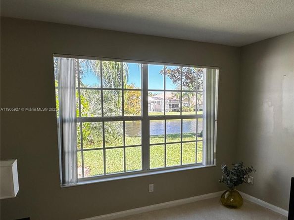 8269 Saint Johns Ct, Wellington FL 33414