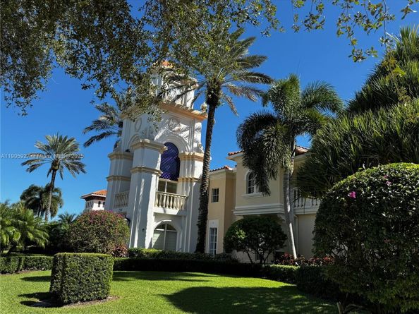 8269 Saint Johns Ct, Wellington FL 33414