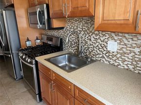 20120 NE 2nd Ave W28, Miami Gardens FL 33179