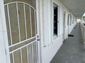 20120 NE 2nd Ave W28, Miami Gardens FL 33179