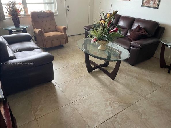 20120 NE 2nd Ave W28, Miami Gardens FL 33179