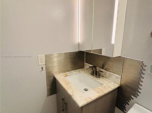 1817 S Ocean Dr 622, Hallandale Beach FL 33009