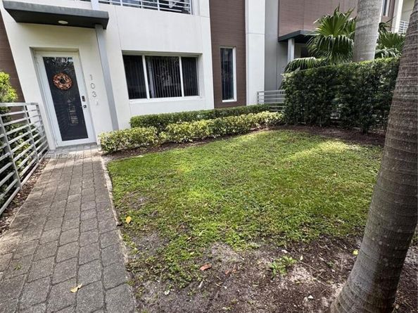 1044 NE 18 103, Fort Lauderdale FL 33304