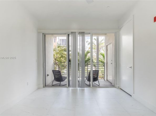 1044 NE 18 103, Fort Lauderdale FL 33304