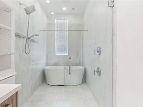 1044 NE 18 103, Fort Lauderdale FL 33304