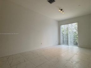 1044 NE 18 103, Fort Lauderdale FL 33304