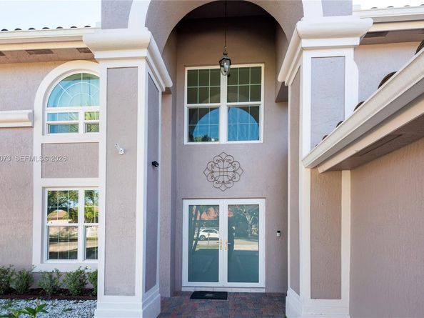 2225 NW 128th Ave, Pembroke Pines FL 33028