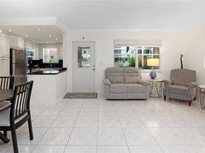 580 Egret Dr 121, Hallandale Beach FL 33009