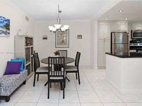 580 Egret Dr 121, Hallandale Beach FL 33009