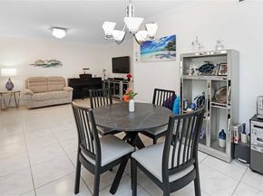 580 Egret Dr 121, Hallandale Beach FL 33009