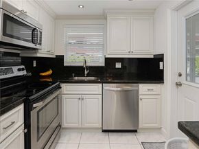 580 Egret Dr 121, Hallandale Beach FL 33009