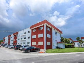 580 Egret Dr 121, Hallandale Beach FL 33009